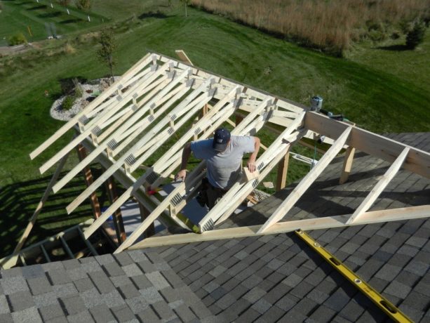 the use of valley board to nail down rafter in porch roof addition design