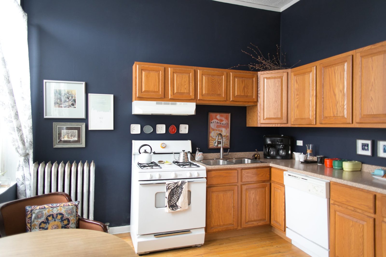 11 Most Fabulous Kitchen Paint Colors with Oak Combinations