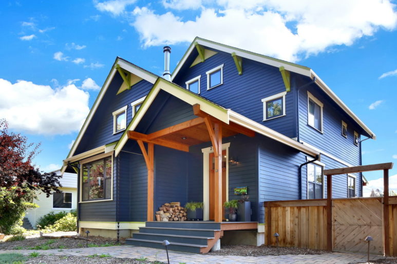 6 Best Blue House White Trim Combinations for Your Exterior Design