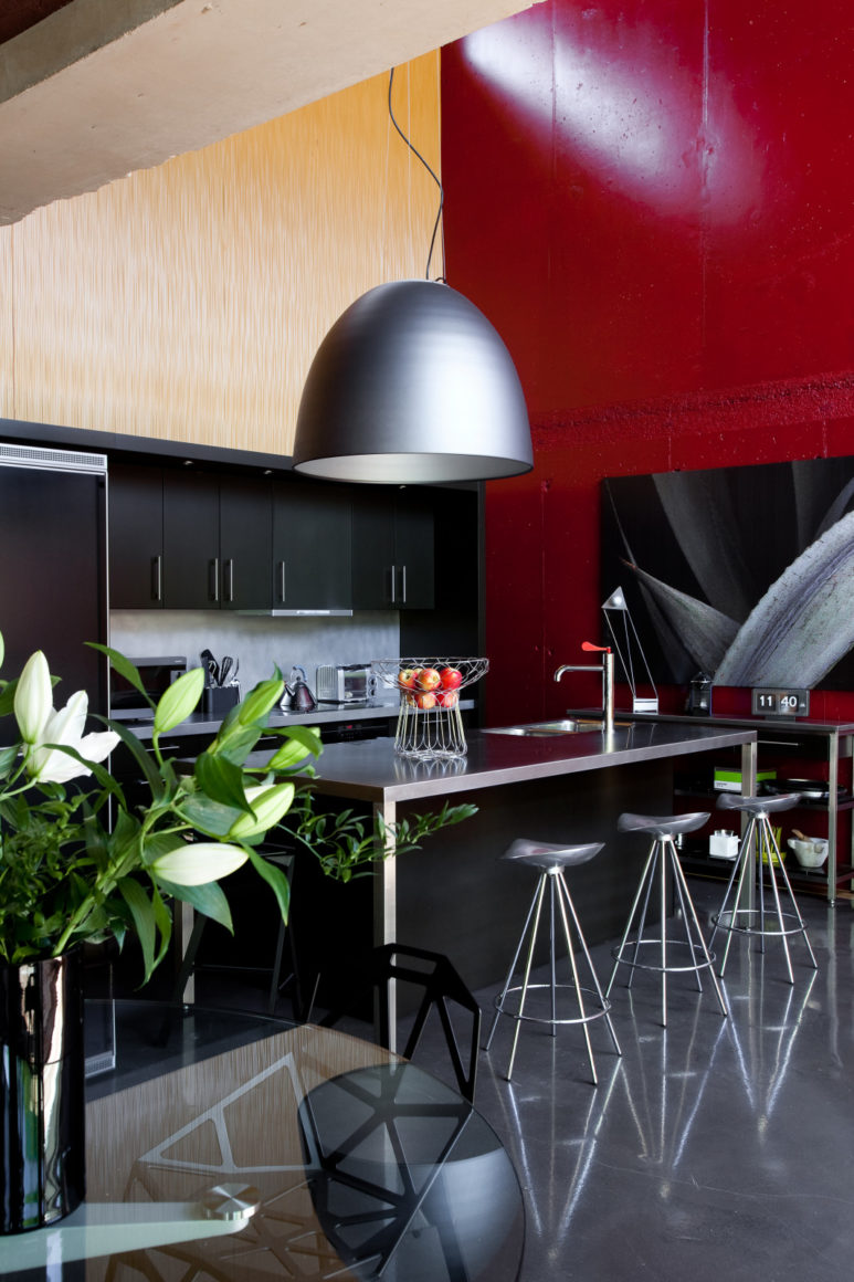 17 Striking Red and Black Kitchen Ideas to Style Up Your Interior