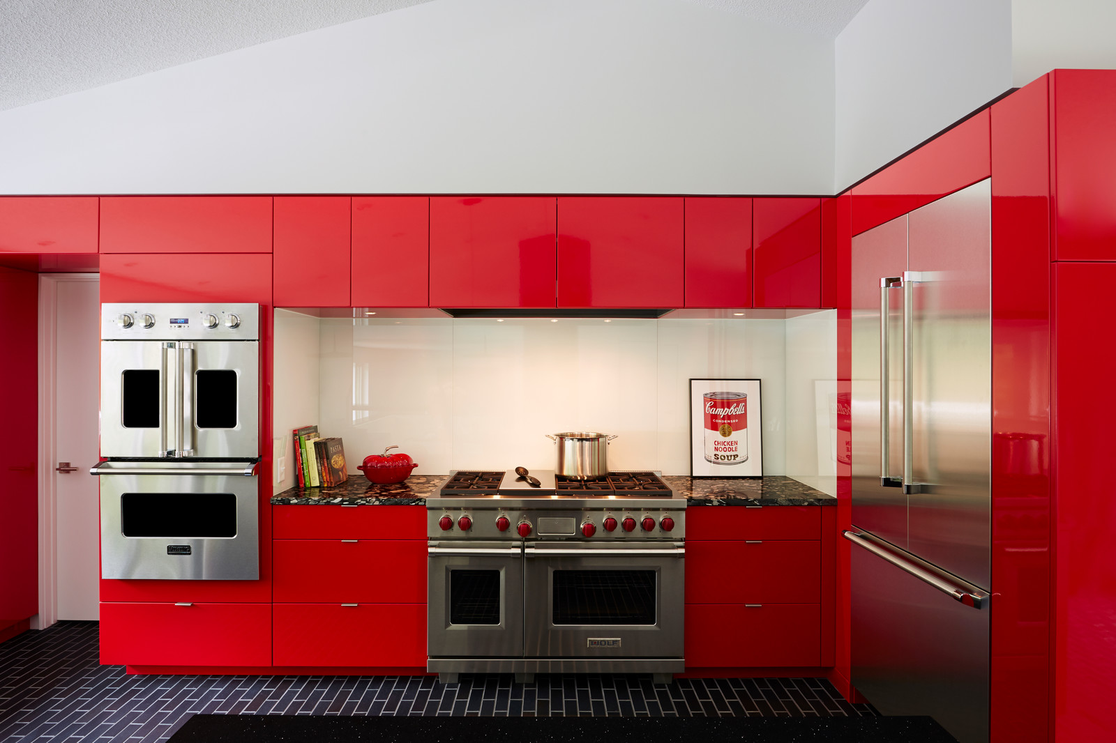 17 Striking Red and Black Kitchen Ideas to Style Up Your Interior ...