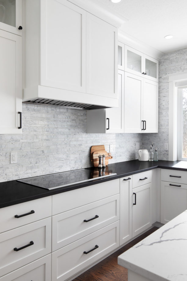 10 Most Adorable White Kitchen Cabinets, Black Countertops With Cabinets