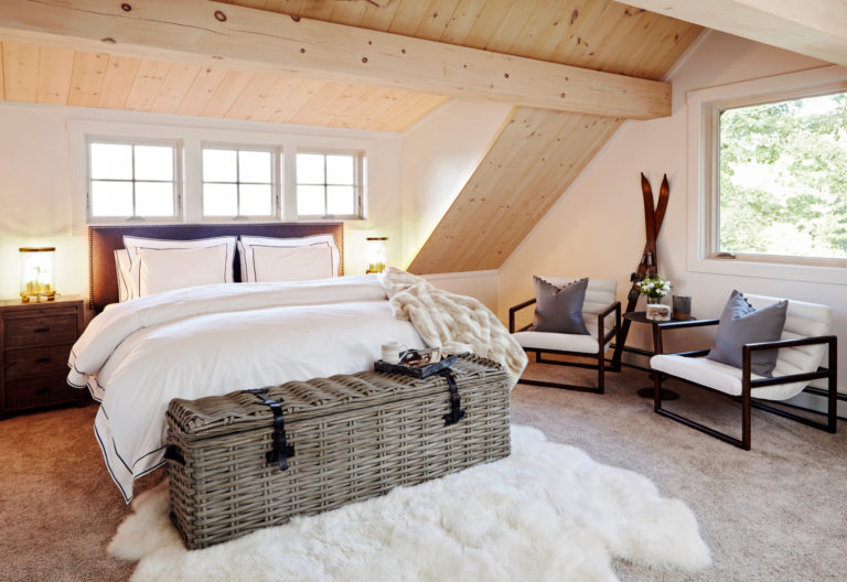 15 Most Fantastic Attic Bedroom With Slanted Walls Designs To Create A ...