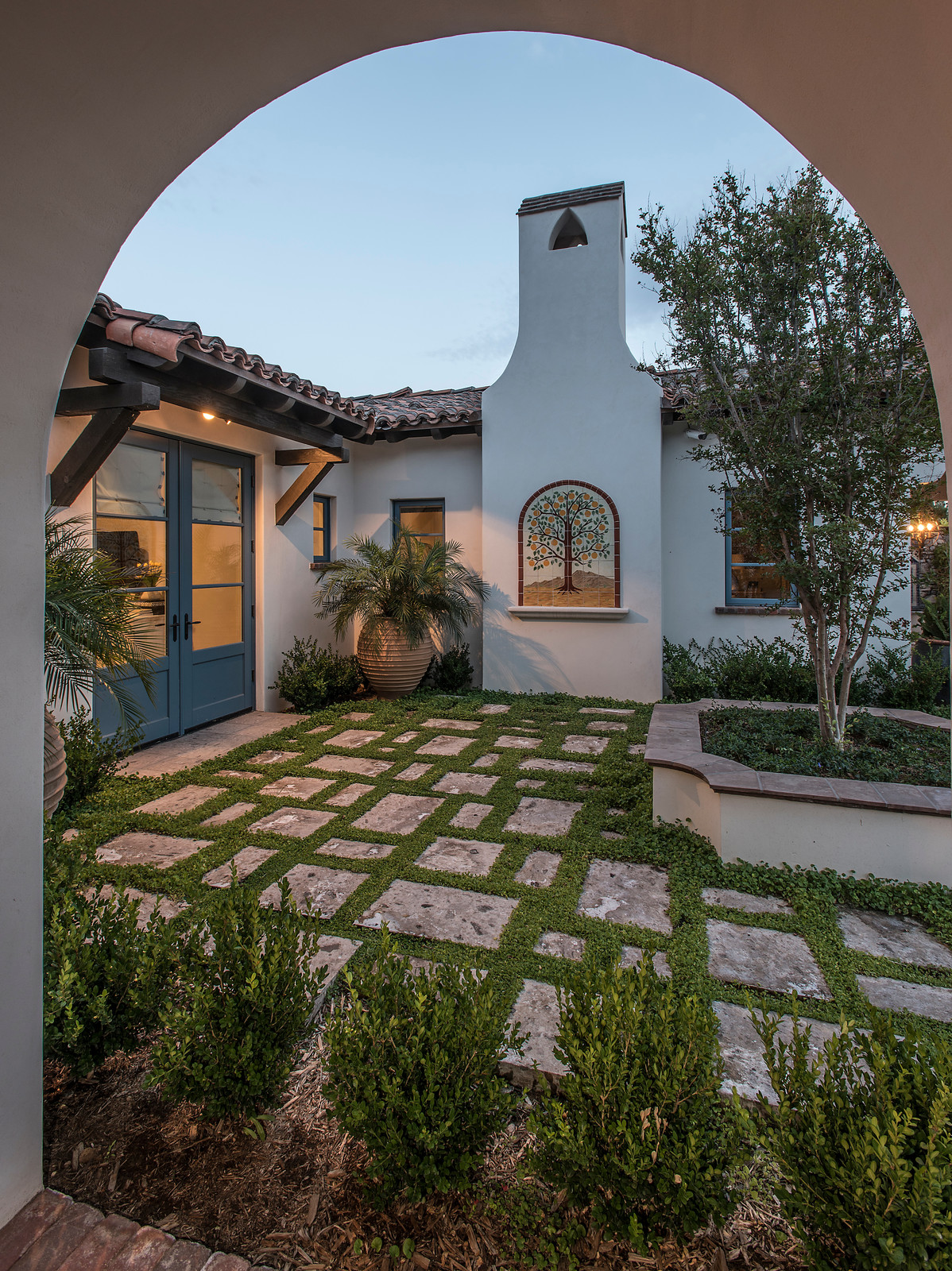 15 Most Appealing Spanish Style Homes With Courtyards To Create An