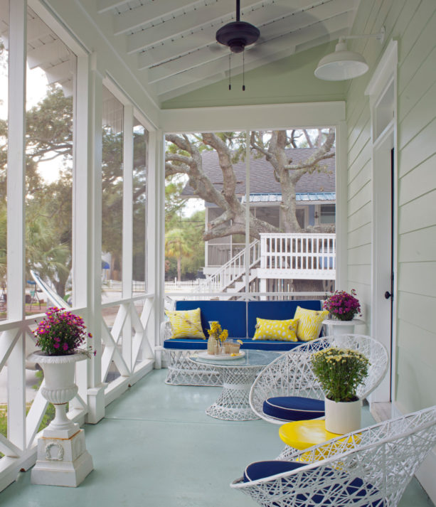 ideas of a ranch style home with a fun and bright front porch