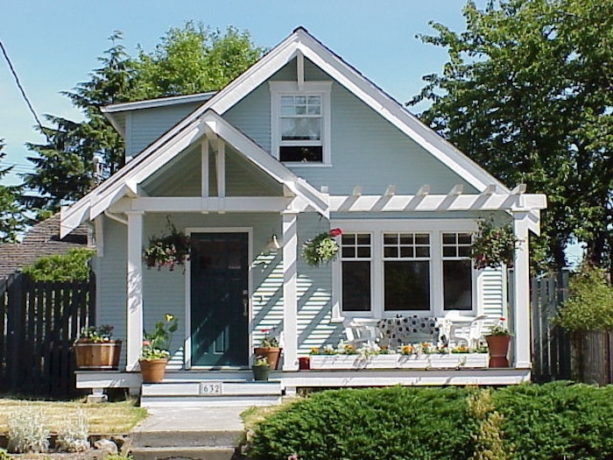 small front porch ideas with a soft color in a ranch style home