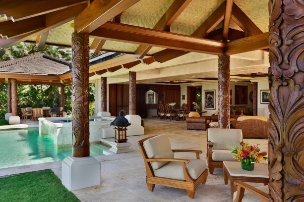 decorating support beam with an ornate pattern in a tropical patio