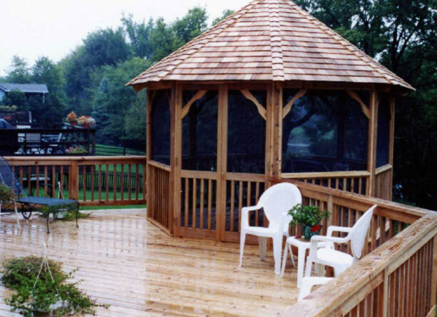 six-sided gazebo on deck placed at the corner